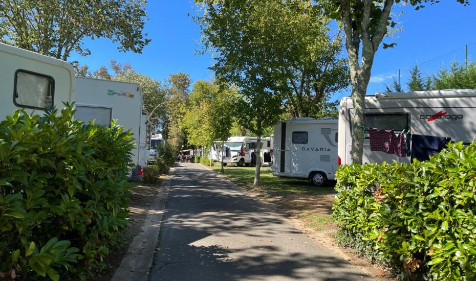 Faire du camping traditionnel dans le Béarn - emplacements camping bearn confort